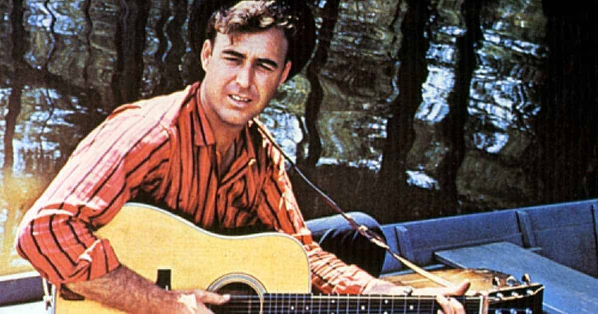 Country and western musician Johnny Horton playing his guitar circa 1950. | Courtesy of Singersroom/Getty Images