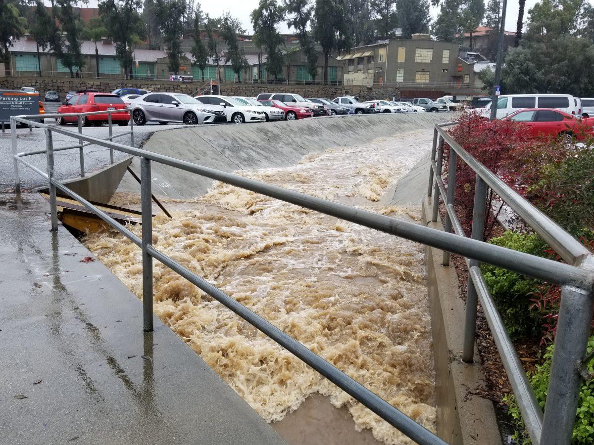 BREAKING: floods affect parking lot at Riverside City College