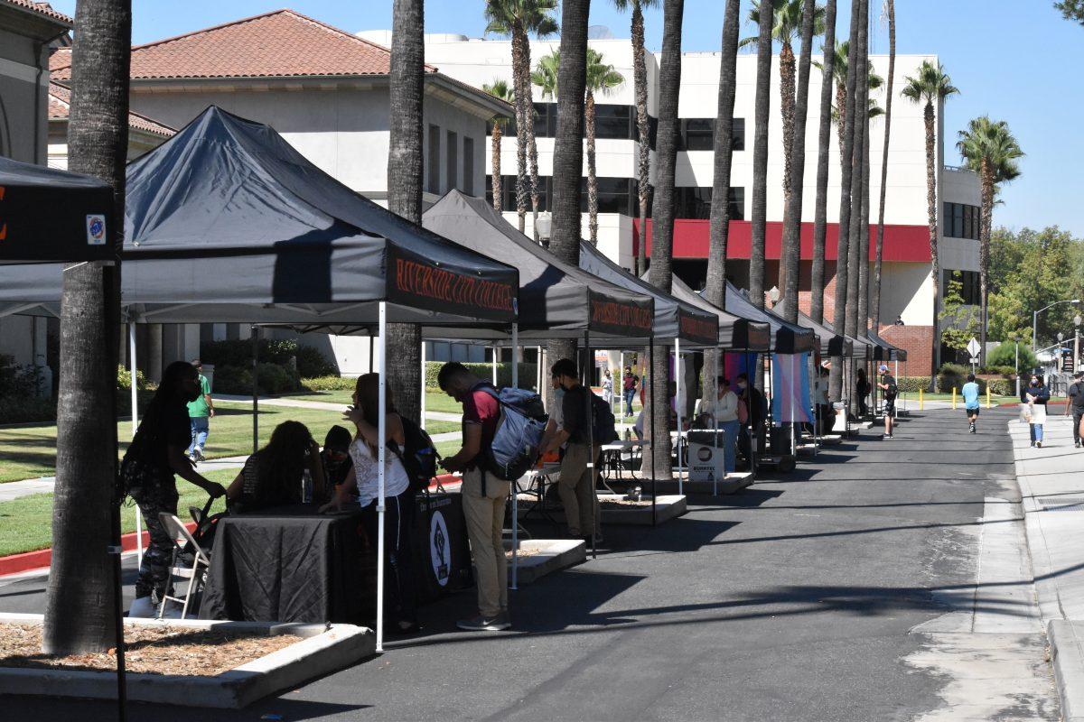 Despite the impact of the pandemic, Riverside City College holds the fall Club Rush on campus for students. (John Guerrero | Viewpoints)