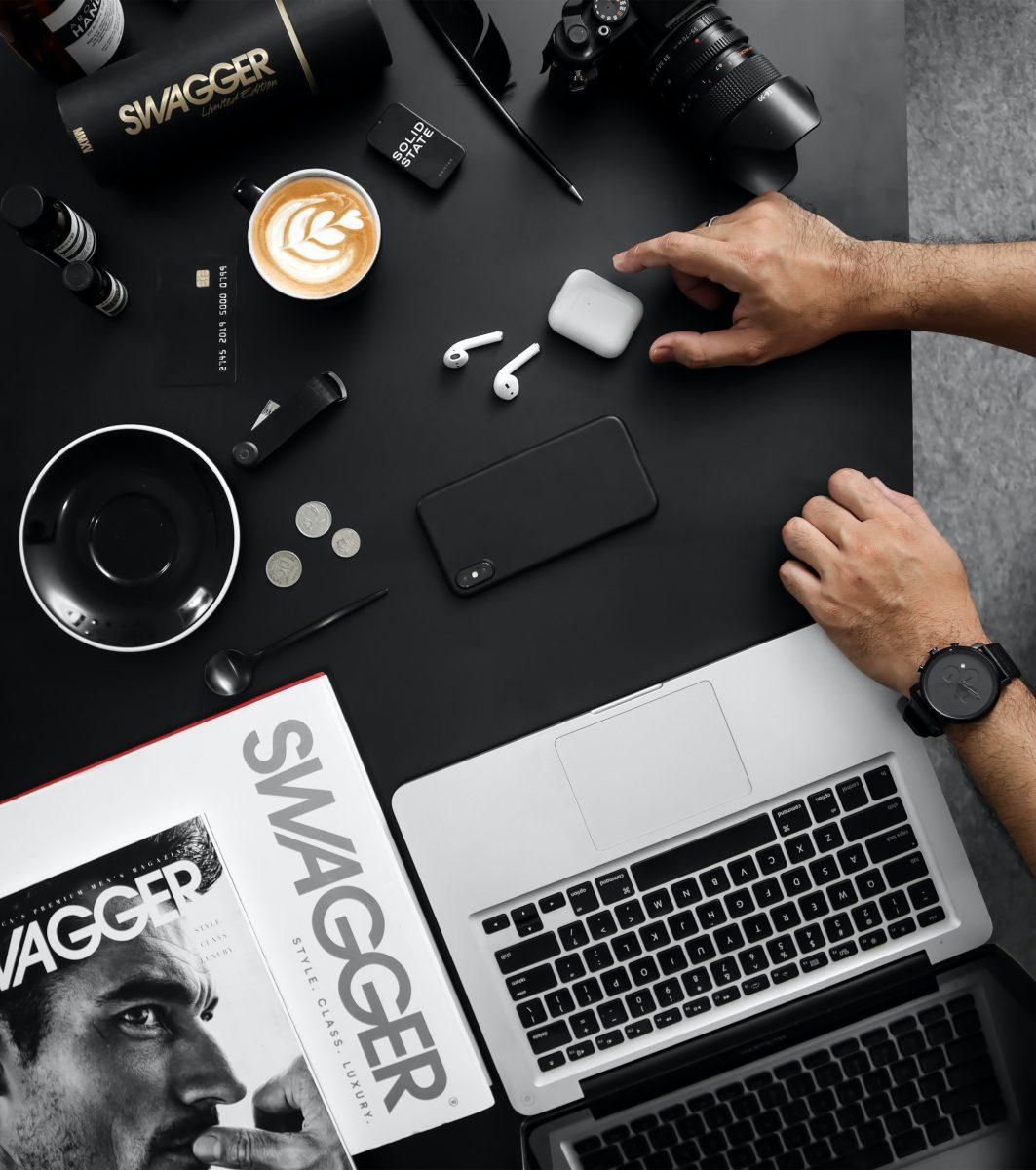 Electronics placed on a desk. Photo courtesy of Pexels.com