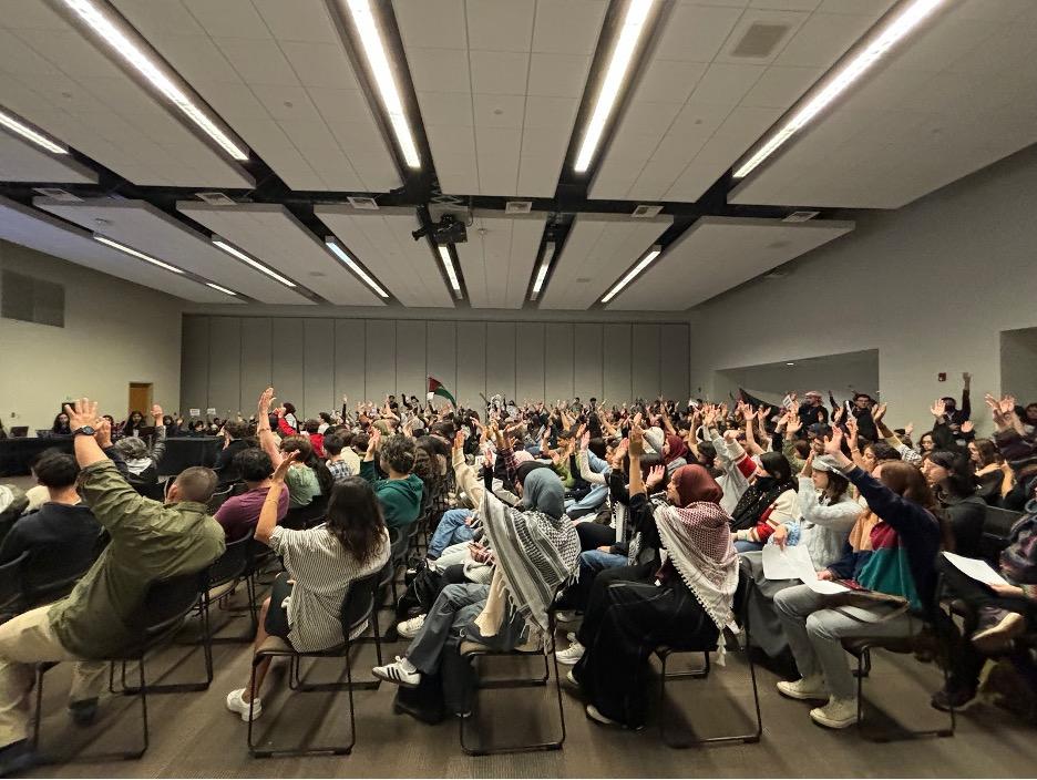 ASUCR votes on resolution to divest $1 million from Israeli allies